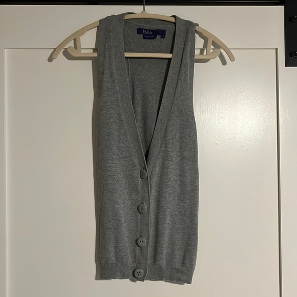 Miley Cyrus and Max Azria Gray Vest - Picture 1 of 4